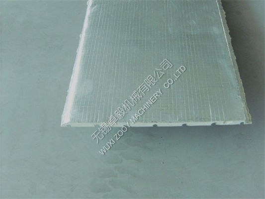 OR ścienny / sufitowy PU Sandwich Panel Linia produkcyjna Maszyna z folii aluminiowej Facing