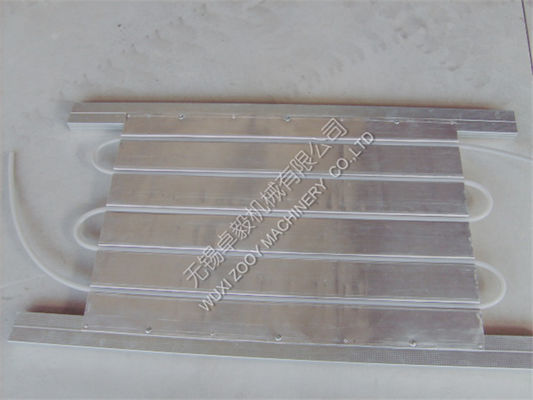 OR ścienny / sufitowy PU Sandwich Panel Linia produkcyjna Maszyna z folii aluminiowej Facing