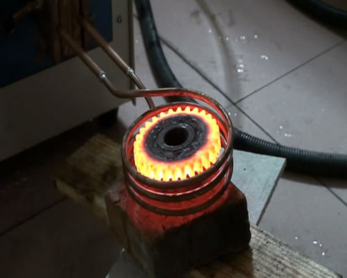 Wysokiej sprawności 100KW Indukcyjne urządzenie do ogrzewania urządzeń do hartowania, 360V-520V