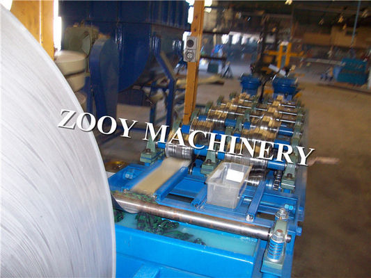 z blachy aluminiowej z płyty gipsowo-kartonowej Stud i śledzić walcowanie Machine z hydraulicznym Cięcie